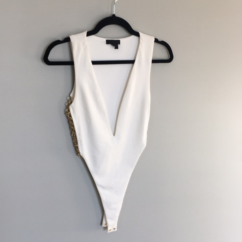 h:ours White Deep V-Neck Bodysuit
